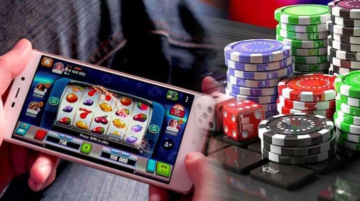 Người chơi Việt Nam trải nghiệm game slot online trên điện thoại tại rr8866